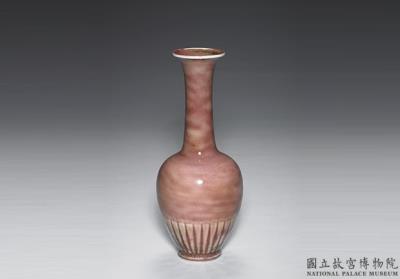 图片[2]-Vase with chrysanthemum petal decoration in bean red glaze, Qing dynasty, Kangxi reign (1662-1722)-China Archive